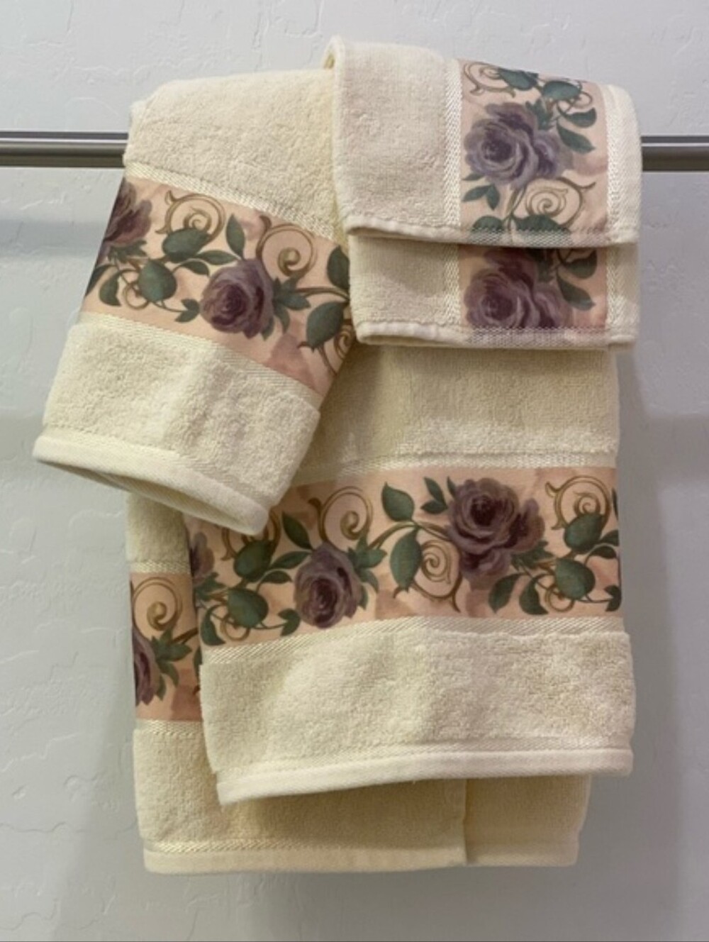 Vintage Croscill Chambord Towels Bath Floral Set for two